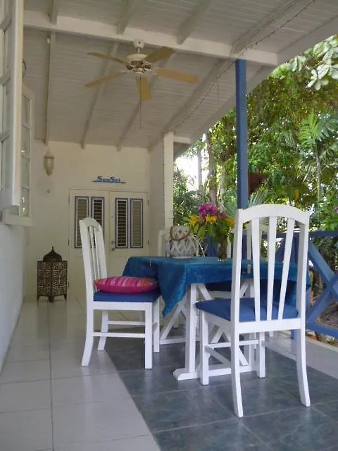 Sunrise Studio Apartment Saint James