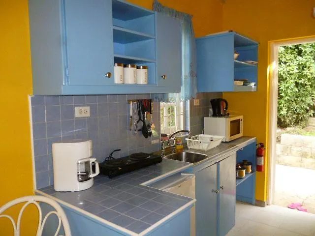 Sunrise Studio Apartment Saint James